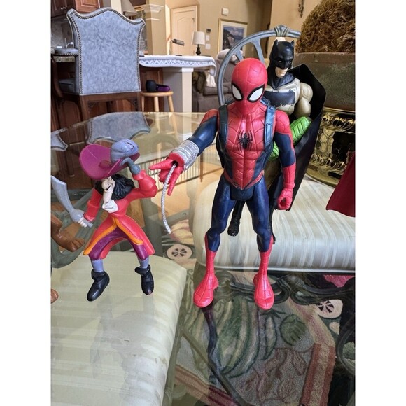 Action Figure lot 9 Toys Superman, Batman, Caption Hook, Spider-Man & Scooby Doo - Picture 6 of 7